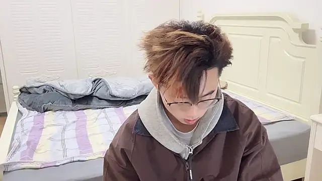 STxuguanhan online show from 11/29/25, 10:40