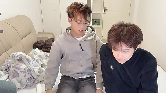 STxuguanhan online show from 12/03/25, 01:42