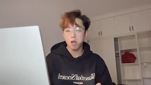 STxuguanhan online show from 12/14/25, 01:27