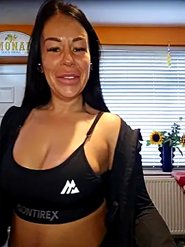 Snapshot of Filthymaddymilfy25 chatting on 03/24/26, 11:59 Filthymaddymilfy25 online show from 03/24/26, 11:59