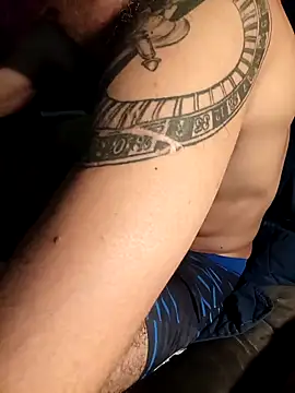 Snapshot of Pistolon19 chatting on 10/15/25, 01:50 Pistolon19 online show from 10/15/25, 01:50