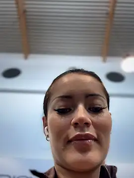 Snapshot of Risky_Workouts chatting on 01/12/26, 10:09 Risky Workouts online show from 01/12/26, 10:09