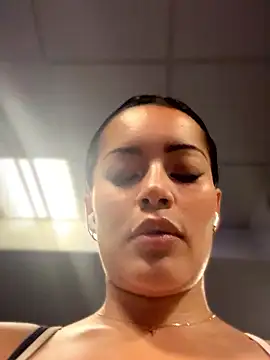 Snapshot of Risky_Workouts chatting on 01/19/26, 09:02 Risky Workouts online show from 01/19/26, 09:02