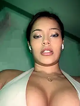 Snapshot of Risky_Workouts chatting on 03/04/26, 09:32 Risky Workouts online show from 03/04/26, 09:32