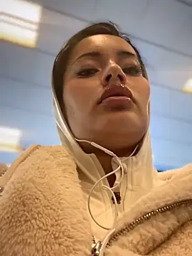 Snapshot of Risky_Workouts chatting on 03/06/26, 10:45 Risky Workouts online show from 03/06/26, 10:45