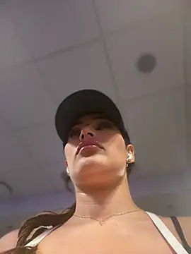 Snapshot of Risky_Workouts chatting on 03/16/26, 04:22 Risky Workouts online show from 03/16/26, 04:22