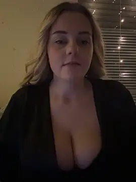 Snapshot of ItsLxsa chatting on 04/02/26, 09:12 ItsLxsa online show from 04/02/26, 09:12