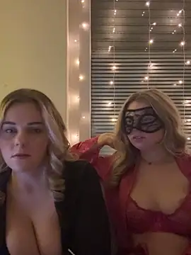 Snapshot of ItsLxsa chatting on 04/07/26, 08:20 ItsLxsa online show from 04/07/26, 08:20