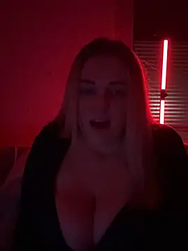 Snapshot of ItsLxsa chatting on 04/11/26, 08:35 ItsLxsa online show from 04/11/26, 08:35