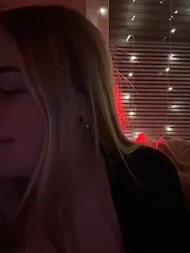 Snapshot of ItsLxsa chatting on 04/15/26, 07:32 ItsLxsa online show from 04/15/26, 07:32