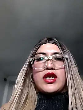 Snapshot of 25Kristina chatting on 04/27/26, 08:18 25Kristina online show from 04/27/26, 08:18