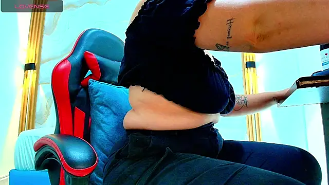 Snapshot of anapau_cooper chatting on 04/17/26, 04:59 anapau cooper online show from 04/17/26, 04:59