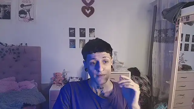 2cyboy  online show from 09/22/25, 08:33