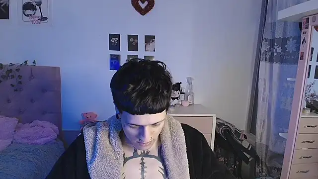 2cyboy  online show from 09/24/25, 09:18