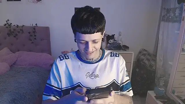 2cyboy  online show from 09/27/25, 08:36