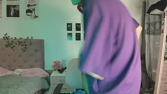 2cyboy  online show from 09/29/25, 08:02