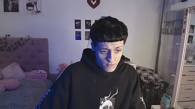 2cyboy  online show from 10/02/25, 07:21