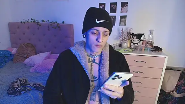 2cyboy  online show from 10/11/25, 09:35