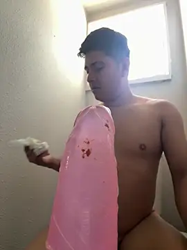 Snapshot of Atrevido_69_4K chatting on 12/19/25, 07:54 Atrevido 69 4K online show from 12/19/25, 07:54