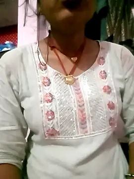 Snapshot of Hot_tin74 chatting on 11/10/25, 05:56 Hot tin74 online show from 11/10/25, 05:56