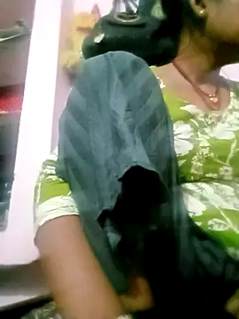 Snapshot of Hot_tin74 chatting on 12/03/25, 06:06 Hot tin74 online show from 12/03/25, 06:06