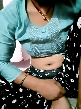 Snapshot of Hot_tin74 chatting on 02/02/26, 06:39 Hot tin74 online show from 02/02/26, 06:39