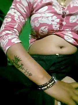 Snapshot of Hot_tin74 chatting on 04/22/26, 05:58 Hot tin74 online show from 04/22/26, 05:58