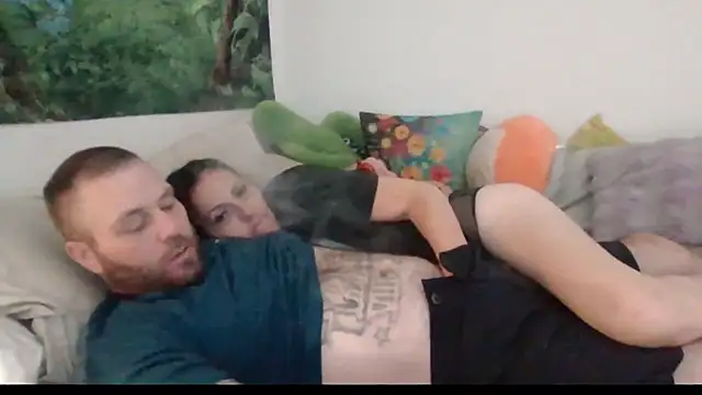 RaynLiz online show from 09/17/25, 08:16