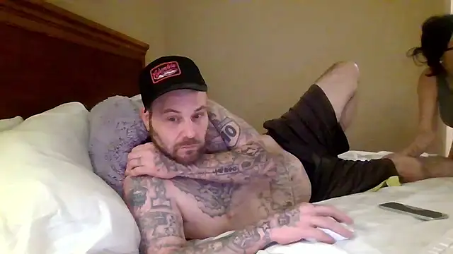 RaynLiz online show from 01/18/26, 01:59