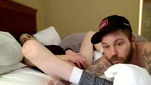 RaynLiz online show from 02/22/26, 11:47