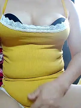 YuchengLy online show from 10/24/25, 08:33