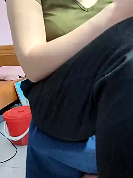 Lilyy-y online show from 09/29/25, 03:22