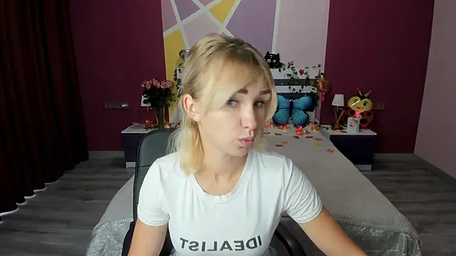 MeryMidnight online show from 10/10/25, 06:01