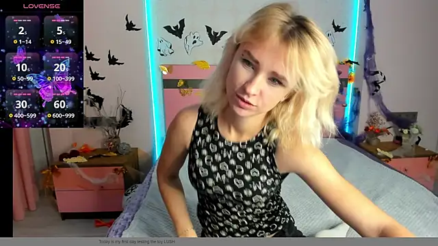 MeryMidnight online show from 10/21/25, 05:41