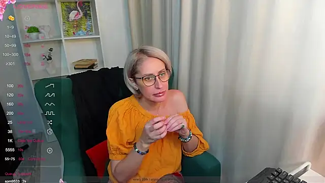 Snapshot of PamellaMurphy chatting on 11/03/25, 07:09 PamellaMurphy online show from 11/03/25, 07:09