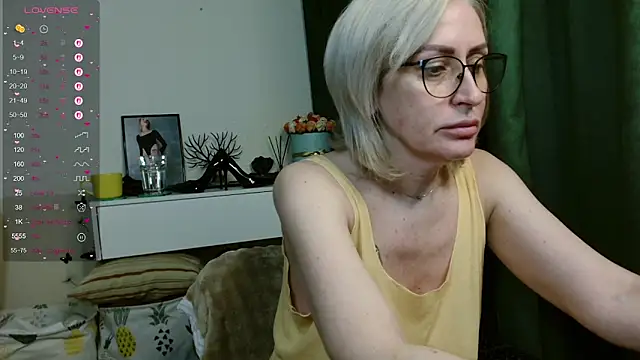 Snapshot of PamellaMurphy chatting on 04/19/26, 11:51 PamellaMurphy online show from 04/19/26, 11:51