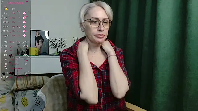 Snapshot of PamellaMurphy chatting on 05/17/26, 11:56 PamellaMurphy online show from 05/17/26, 11:56