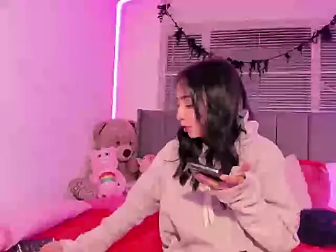 Snapshot of Dullcemariia_1s chatting on 09/22/25, 11:40 Dullcemariia 1s online show from 09/22/25, 11:40