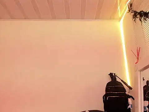 Snapshot of Dullcemariia_1s chatting on 10/05/25, 07:23 Dullcemariia 1s online show from 10/05/25, 07:23