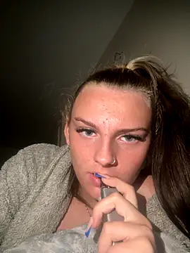 Snapshot of Summer21k chatting on 09/18/25, 01:51 Summer21k online show from 09/18/25, 01:51