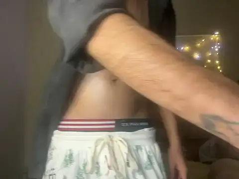 Snapshot of LustyDuoSecrets chatting on 04/20/26, 07:15 LustyDuoSecrets online show from 04/20/26, 07:15