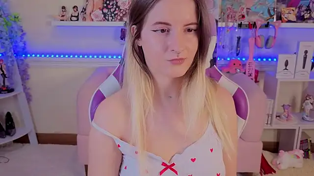 Snapshot of Sonia_Meow chatting on 11/20/25, 06:35 Sonia Meow online show from 11/20/25, 06:35