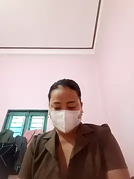 Linda885 online show from 12/17/25, 03:01