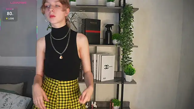 CameliaGlaue online show from 10/15/25, 11:54