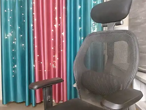 Snapshot of Your_candy_47 chatting on 11/29/25, 03:26 Your candy 47 online show from 11/29/25, 03:26