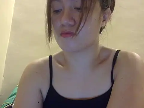 Snapshot of Lovelyclaya chatting on 10/20/25, 01:33 Lovelyclaya online show from 10/20/25, 01:33