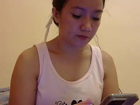 Snapshot of Lovelyclaya chatting on 11/15/25, 01:03 Lovelyclaya online show from 11/15/25, 01:03