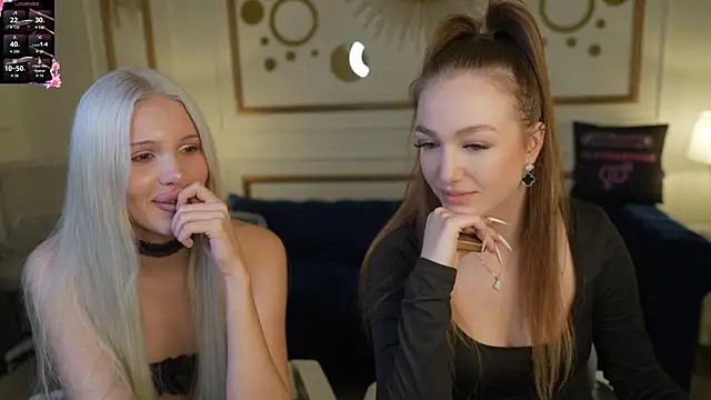 Snapshot of Ella_054 chatting on 11/10/25, 04:17 Ella 054 online show from 11/10/25, 04:17