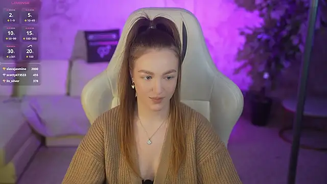 Snapshot of Ella_054 chatting on 11/17/25, 03:40 Ella 054 online show from 11/17/25, 03:40