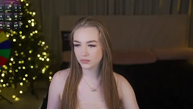 Snapshot of Ella_054 chatting on 12/16/25, 07:30 Ella 054 online show from 12/16/25, 07:30